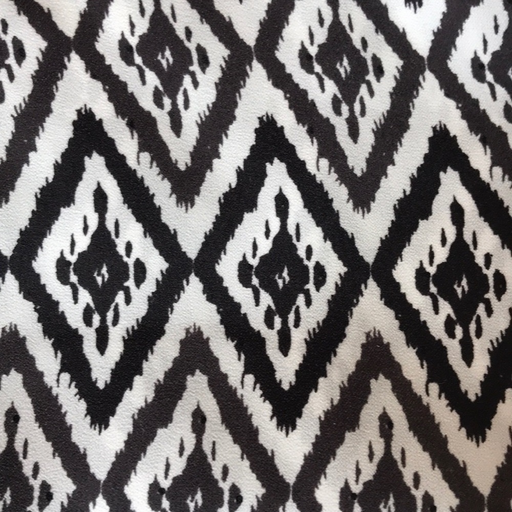 Button-Back Blouse - Picture 3 of 4